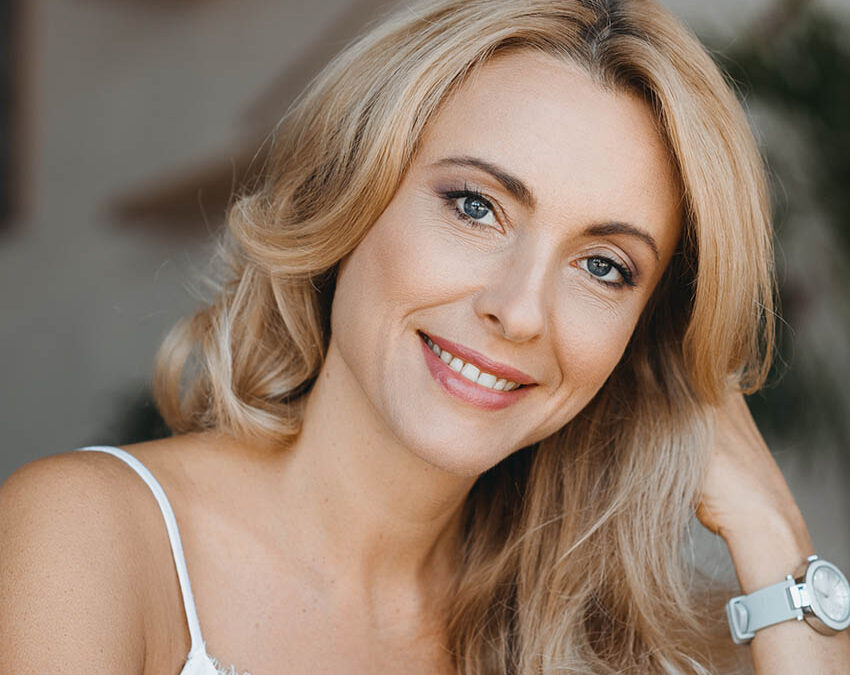 Golden Hour Glow: Smile Bright All Summer!